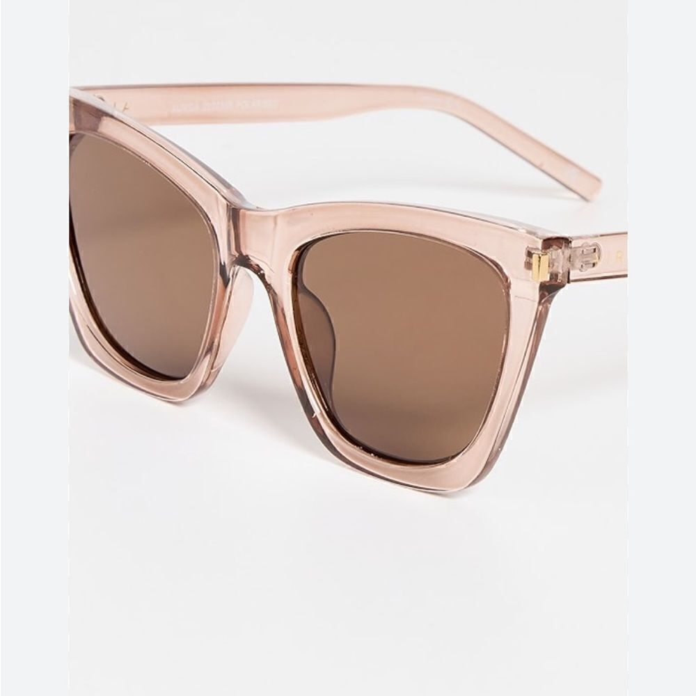 Aire Auriga 54mm Gradient Cat Eye
Sunglasses - Picture 6 of 6